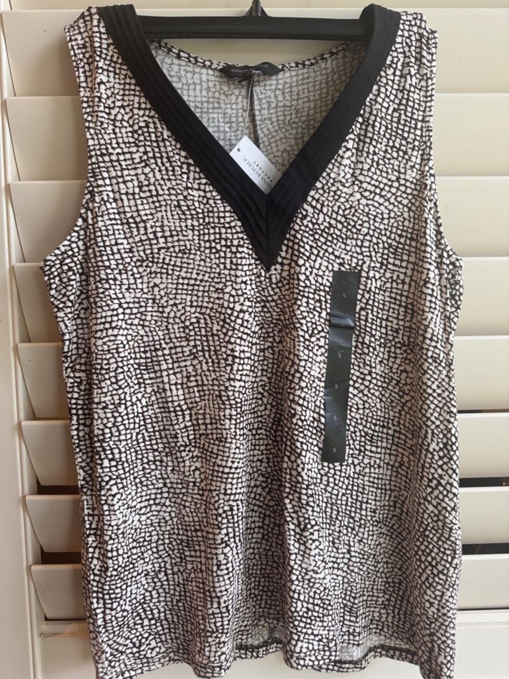Banana Republic Black and White with camel tones V-Neck Printed Tank
